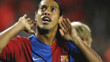 Ronaldinho Gaúcho: A Magia do Futebol em Seus Momentos e Títulos Mais Marcantes