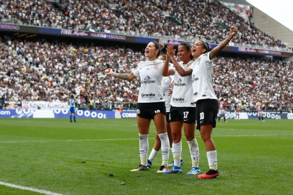 Corinthians Anuncia Saída de 5 Jogadoras e Planeja Renovação no Futebol Feminino