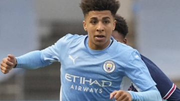Rico Lewis: A Promessa do Manchester City Lapidada por Guardiola Rico Lewis: A Promessa do Manchester City Lapidada por Guardiola