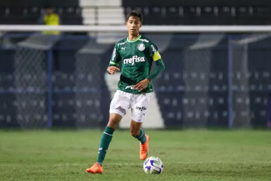 Manchester City mira talentos do Palmeiras: Vitor Reis e Luighi