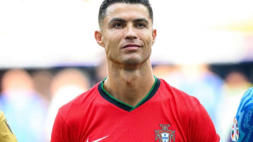 Cristiano Ronaldo Ganha Mais Que os 10 Jogadores Mais Bem Pagos da Premier League Juntos Cristiano Ronaldo Ganha Mais Que os 10 Jogadores Mais Bem Pagos da Premier League Juntos