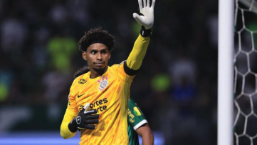 Hugo Souza Brilha e Cobra postura do Corinthians no Clássico
