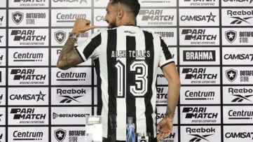 Alex Telles no Botafogo: Redução de 60% no Salário e Status Entre os Mais Bem Pagos do Brasil