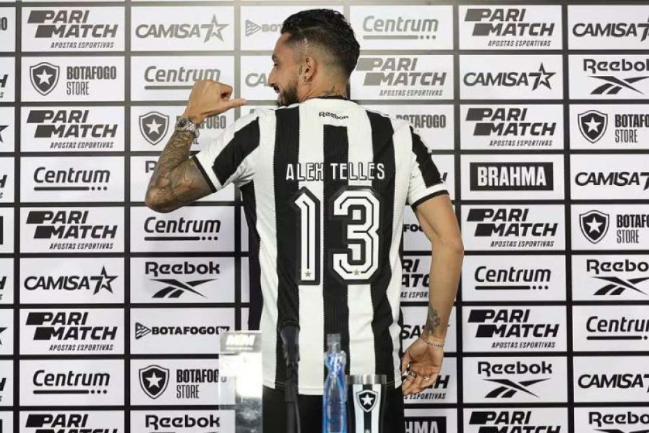 Alex Telles no Botafogo: Redução de 60% no Salário e Status Entre os Mais Bem Pagos do Brasil