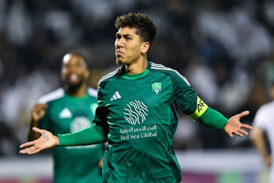 Roberto Firmino: Flamengo e Palmeiras Tentam Contratação, Mas Futuro Ainda é Incerto