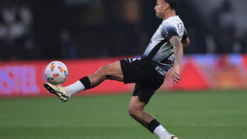 Corinthians Acerta Contratação de Angileri e Enfrenta Impasse na Renovação de Bidu
