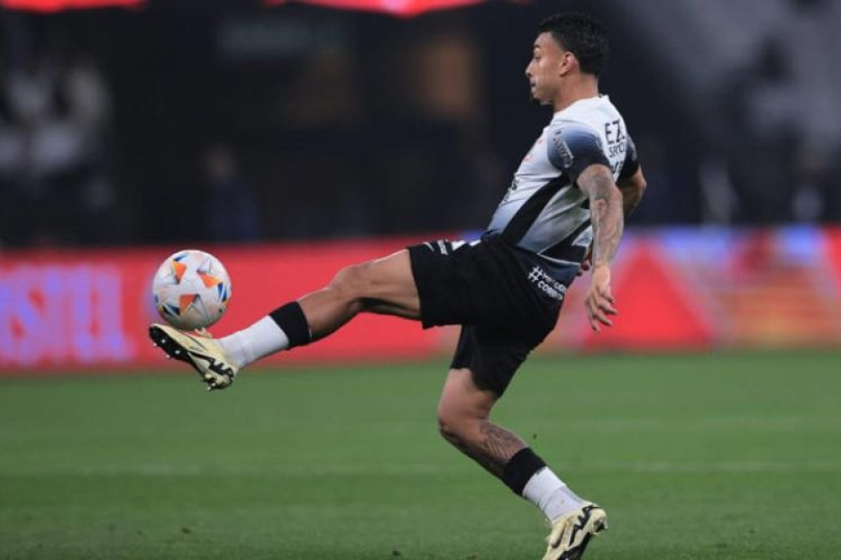 Corinthians Acerta Contratação de Angileri e Enfrenta Impasse na Renovação de Bidu