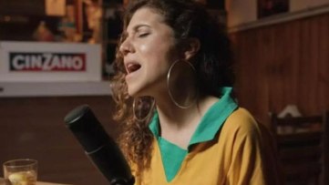 🔥 Zico faz 72 anos e Recebe Emocionante Homenagem da Cantora Gabriela Cuicchi 🔥 Zico faz 72 anos e Recebe Emocionante Homenagem da Cantora Gabriela Cuicchi