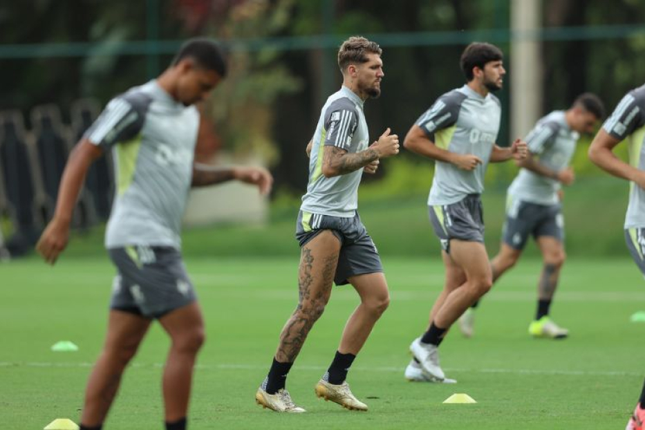 Atlético-MG Investe em Jovens Talentos e se Destaca na Temporada 2025