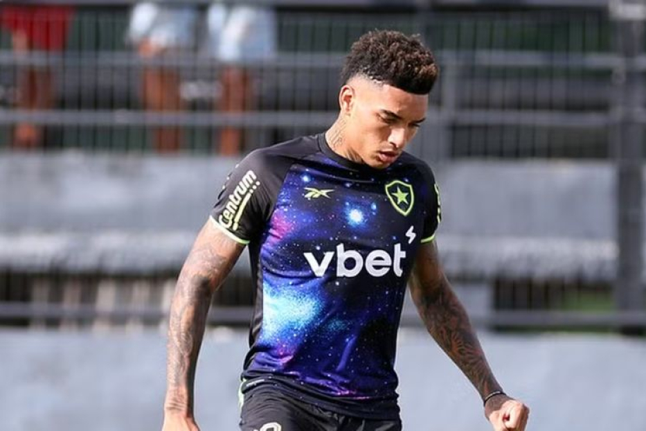 Igor Jesus Critica Atuação do Botafogo e Apoia Bronca de Renato Paiva após Derrota