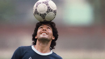 Carreira de Maradona: de menino pobre à Deus do futebol Carreira de Maradona: de menino pobre à Deus do futebol